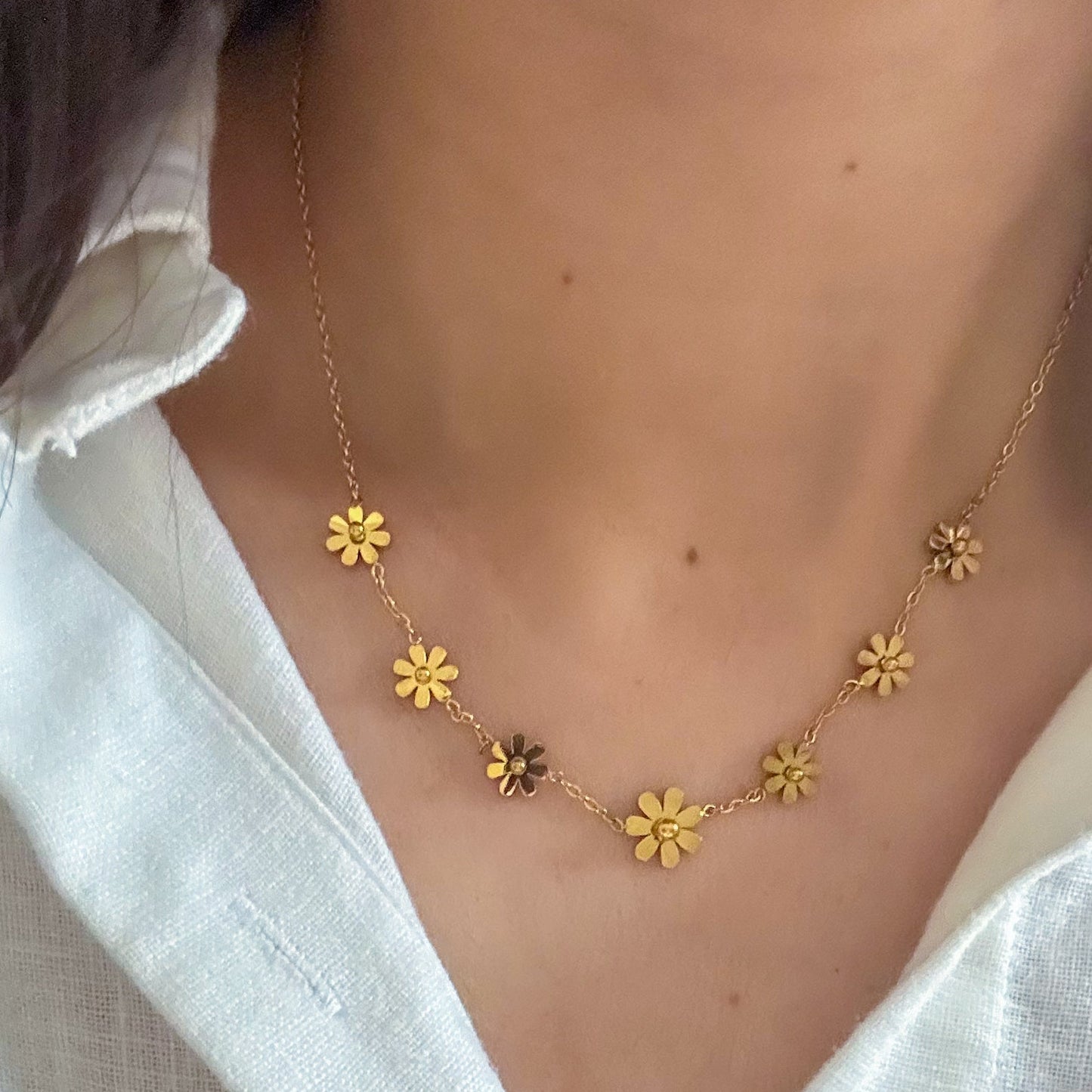 Sara Flower Necklace