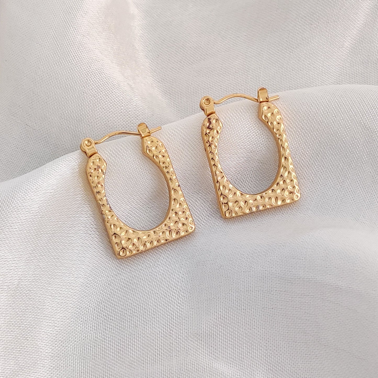 Aurelia Squre Hoop
