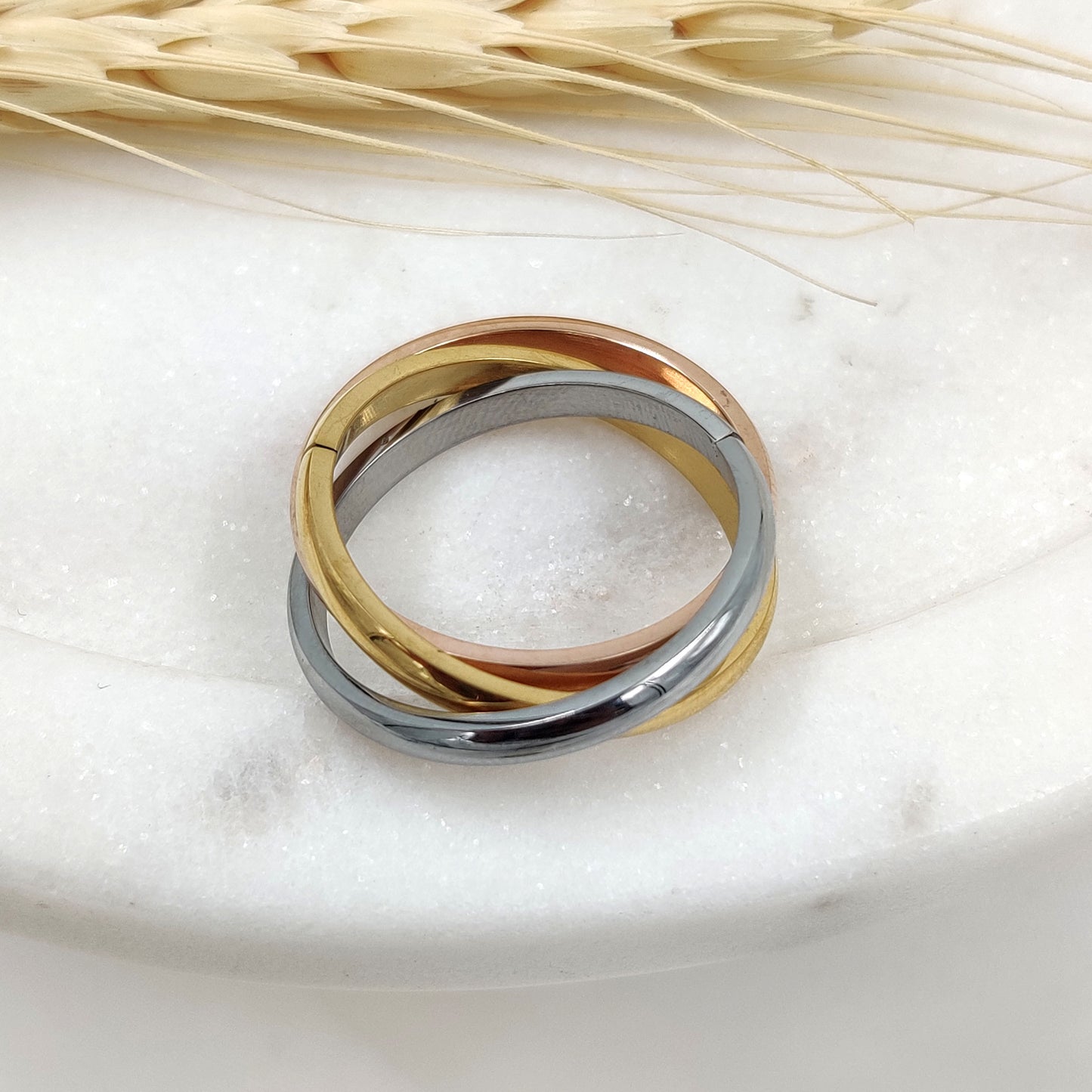 Intertwind Ring