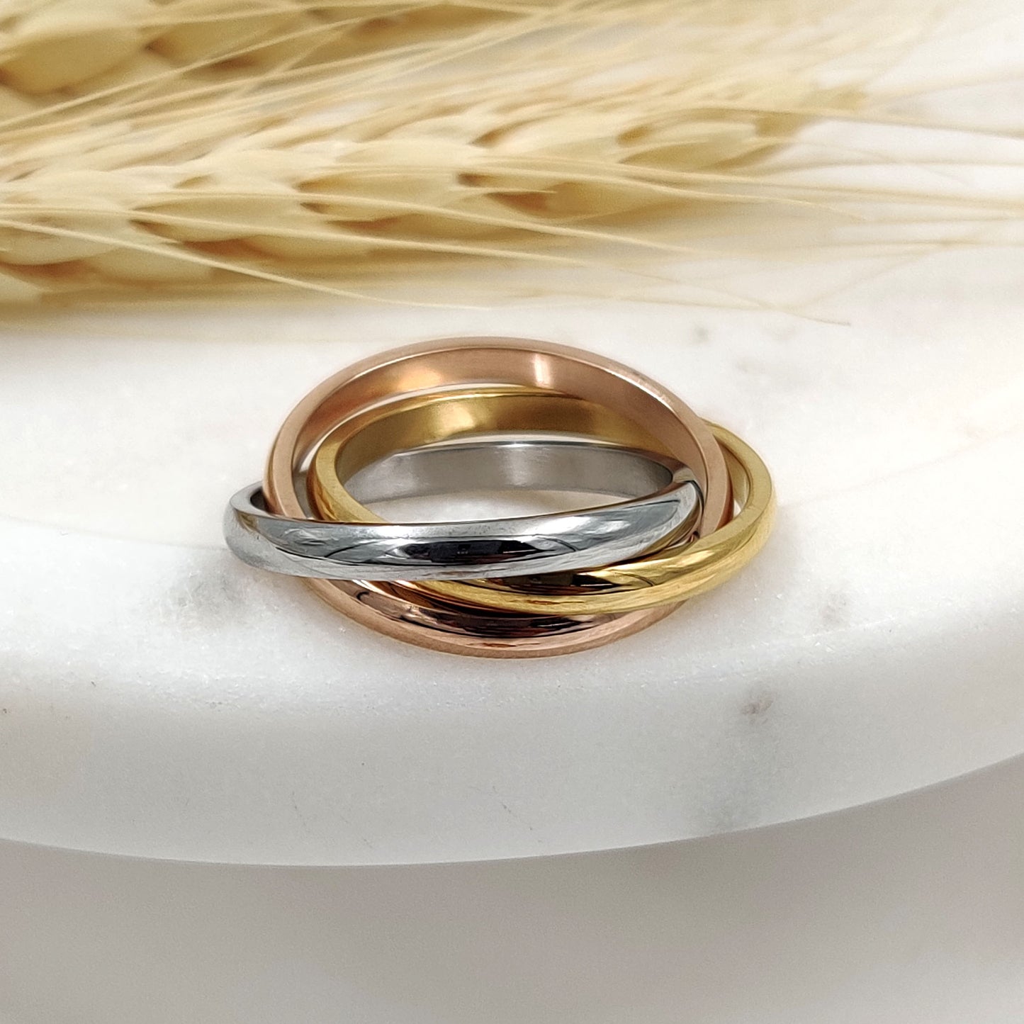 Intertwind Ring