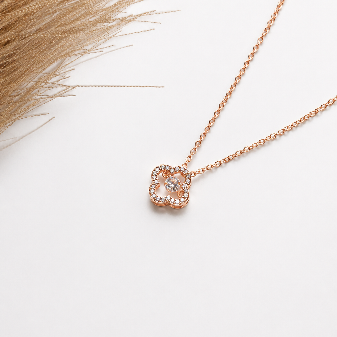Rosé Clover Necklace (Rose Gold)