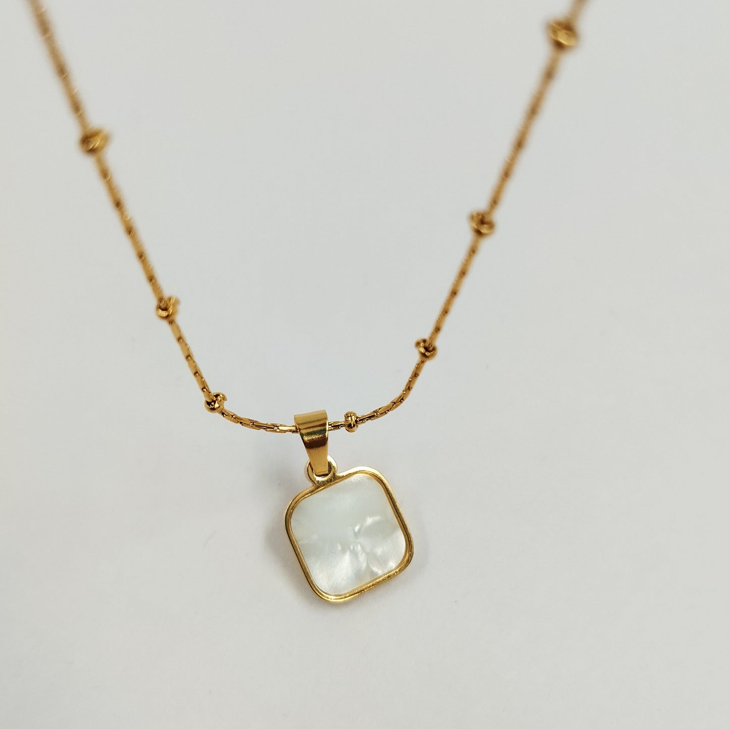 Kayla Necklace (White)